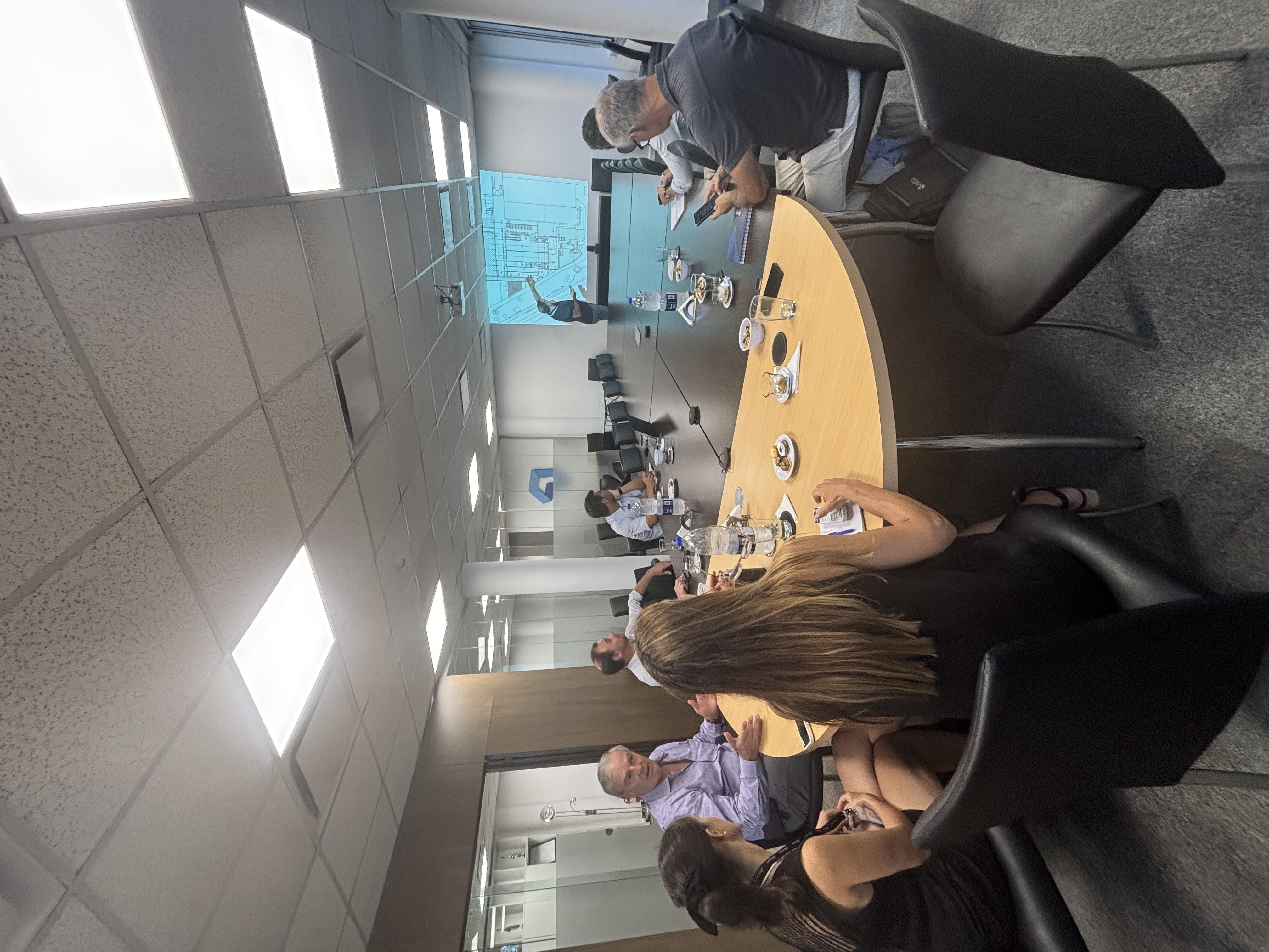 AECAUM Crea la Comisión